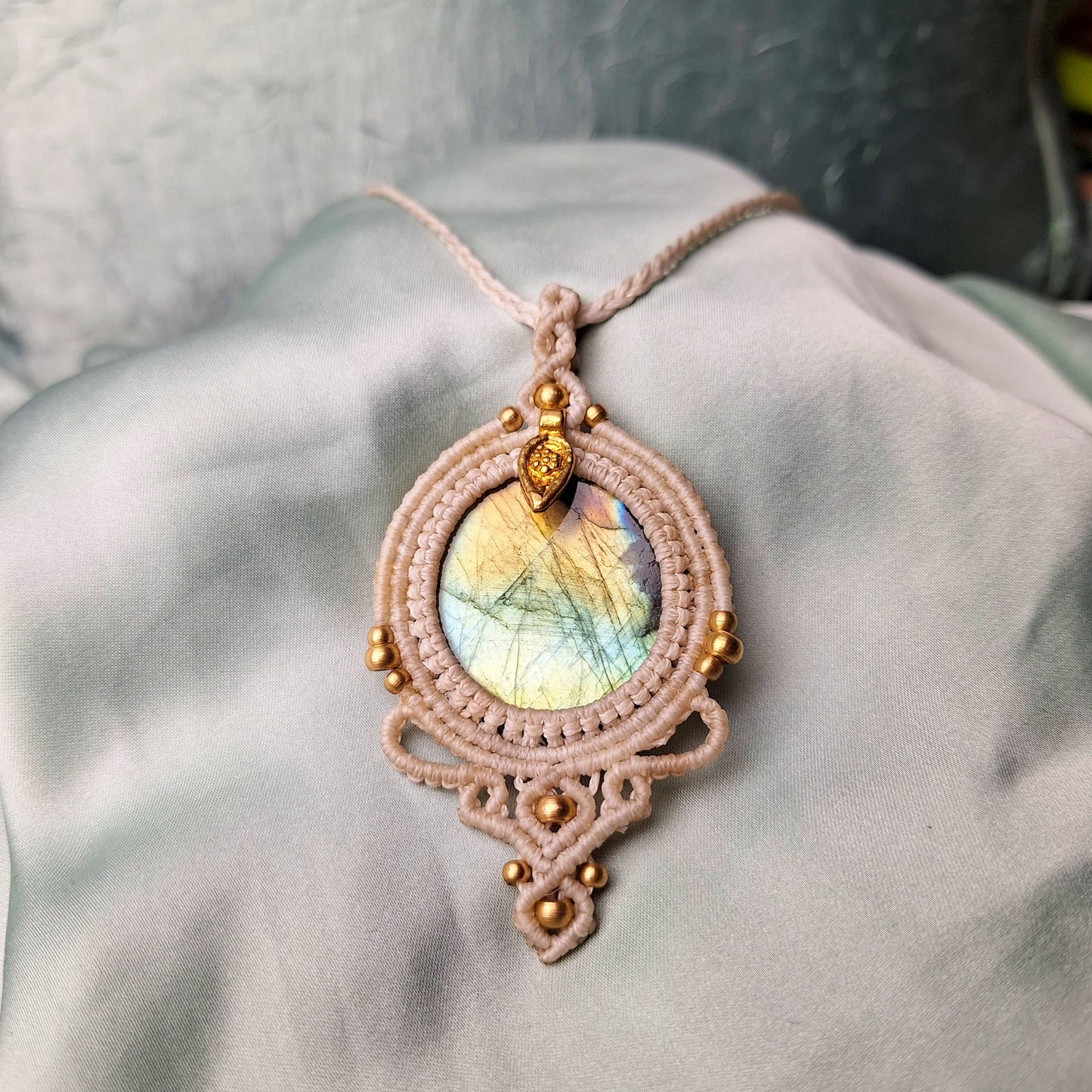 Makramee Kette mit Labradorit/ Boho Hippie Schmuck