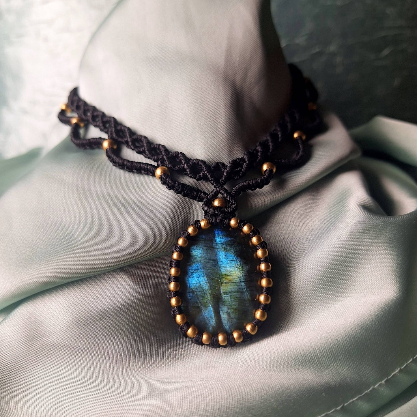 Makramee Kette mit Labradorit/ Boho Hippie Schmuck