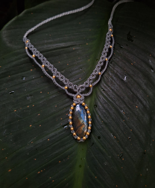Makramee Kette mit Labradorit