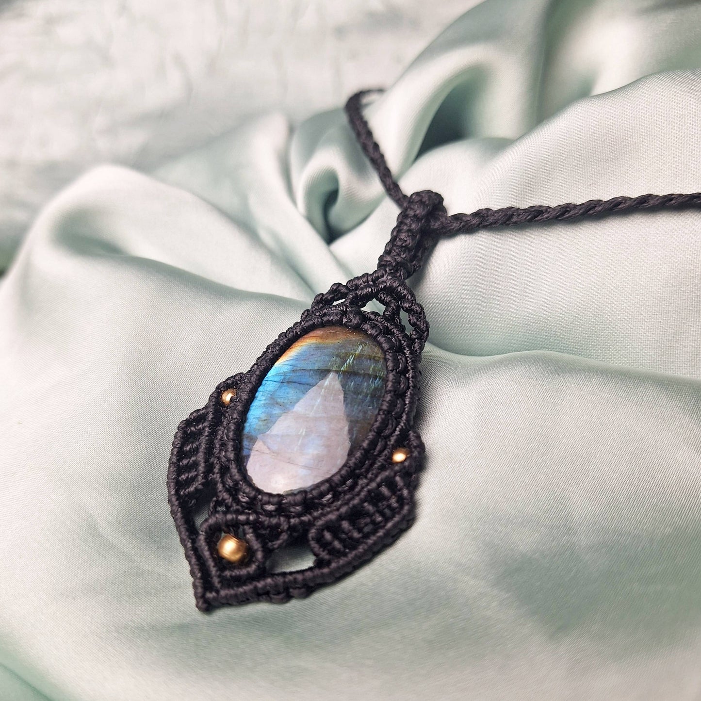 Makramee Kette mit Labradorit/ Boho Hippie Schmuck • Edelstein Halskette • Geschenkidee