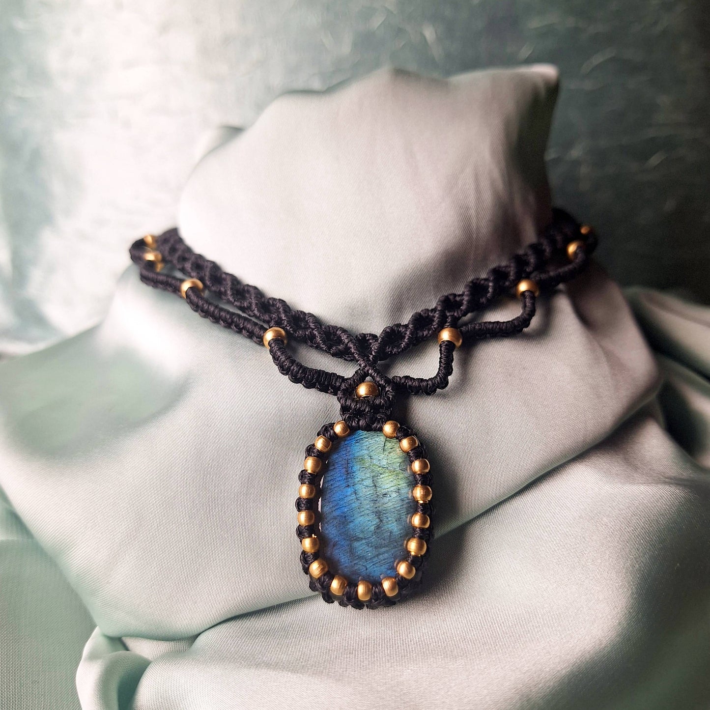 Makramee Kette mit Labradorit/ Boho Hippie Schmuck
