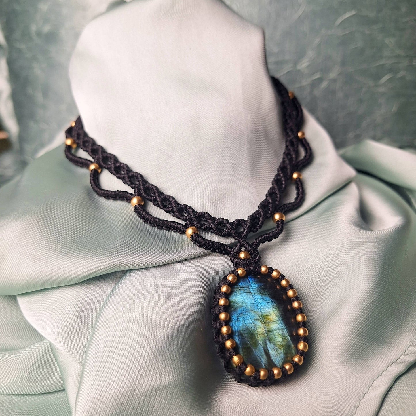 Makramee Kette mit Labradorit/ Boho Hippie Schmuck