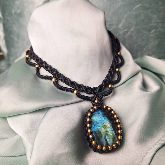Makramee Kette mit Labradorit/ Boho Hippie Schmuck