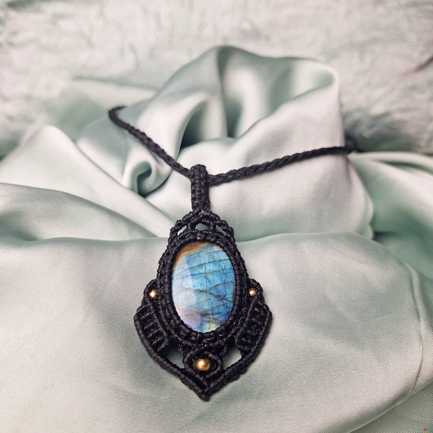 Makramee Kette mit Labradorit/ Boho Hippie Schmuck • Edelstein Halskette • Geschenkidee