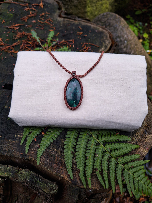Forest Gem – Boho Macramé Choker Necklace with Malachite