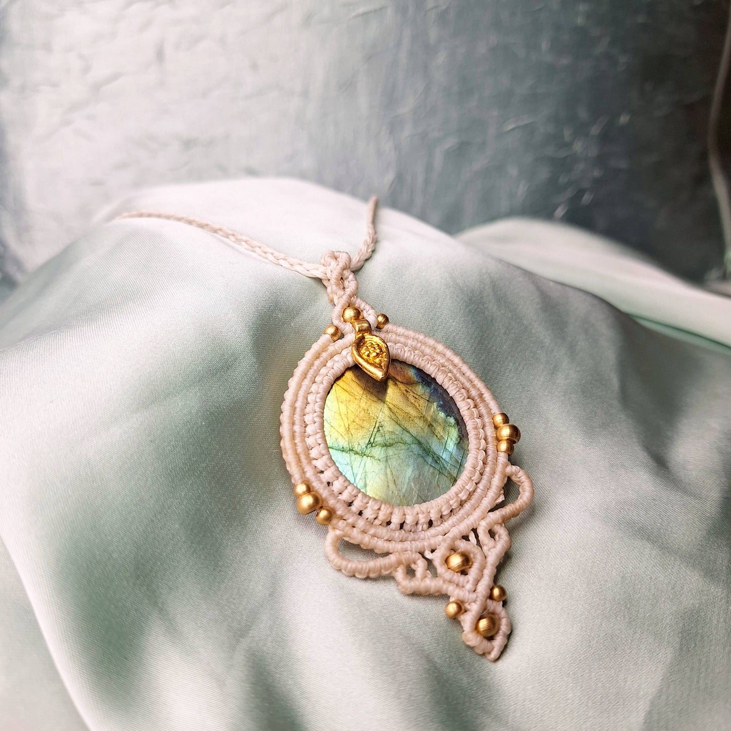 Makramee Kette mit Labradorit/ Boho Hippie Schmuck