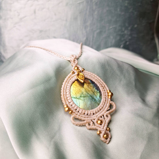 Makramee Kette mit Labradorit/ Boho Hippie Schmuck