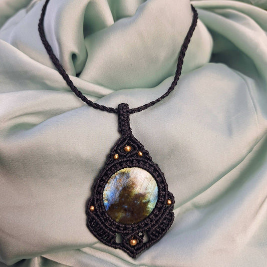 Makramee Kette mit Labradorit/ Boho Hippie Schmuck • Edelstein Halskette • Geschenkidee