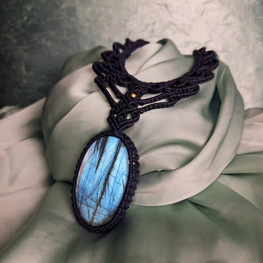 Makramee Kette mit Labradorit/ Boho Hippie Schmuck