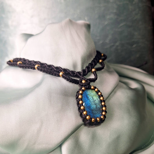 Makramee Kette mit Labradorit/ Boho Hippie Schmuck