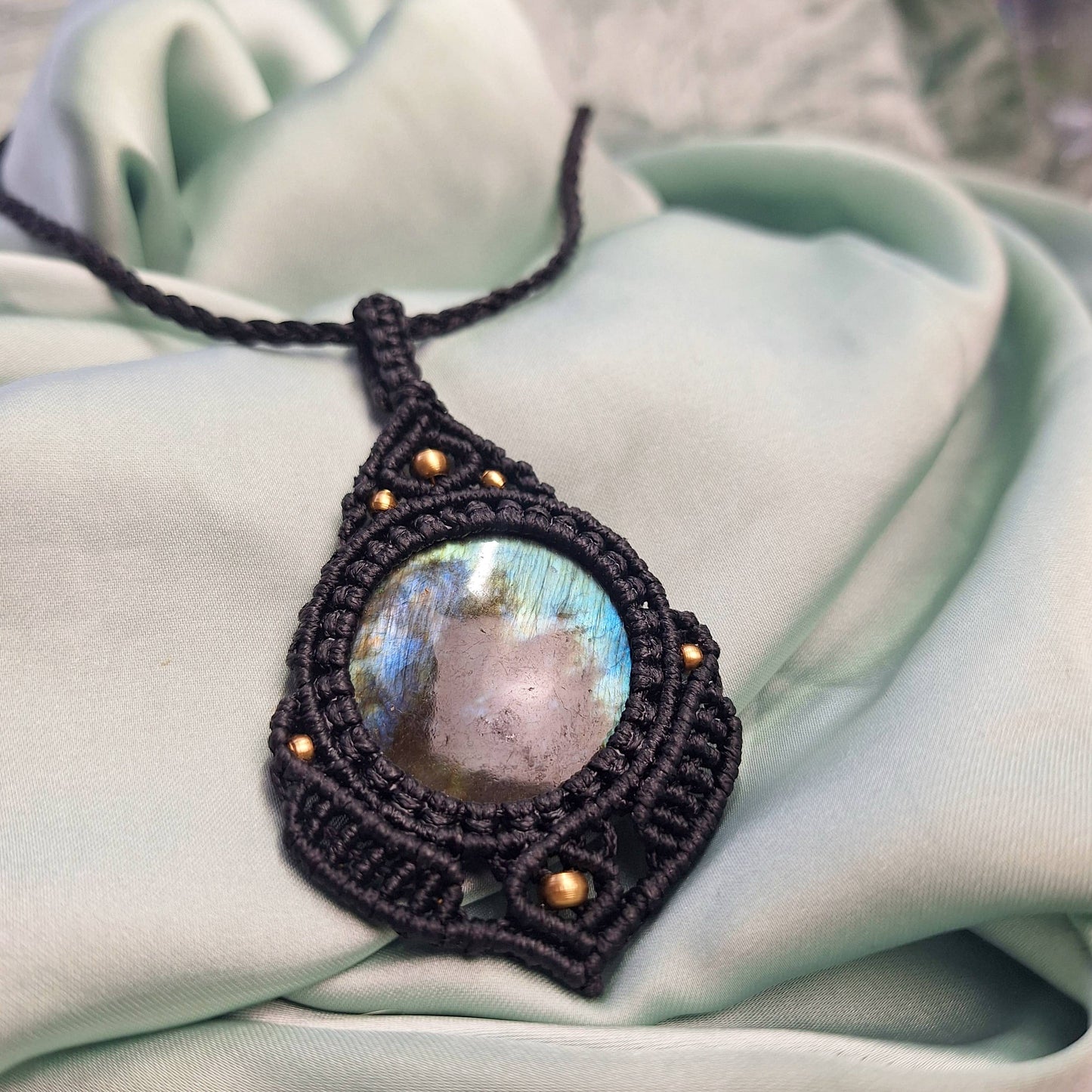 Makramee Kette mit Labradorit/ Boho Hippie Schmuck • Edelstein Halskette • Geschenkidee