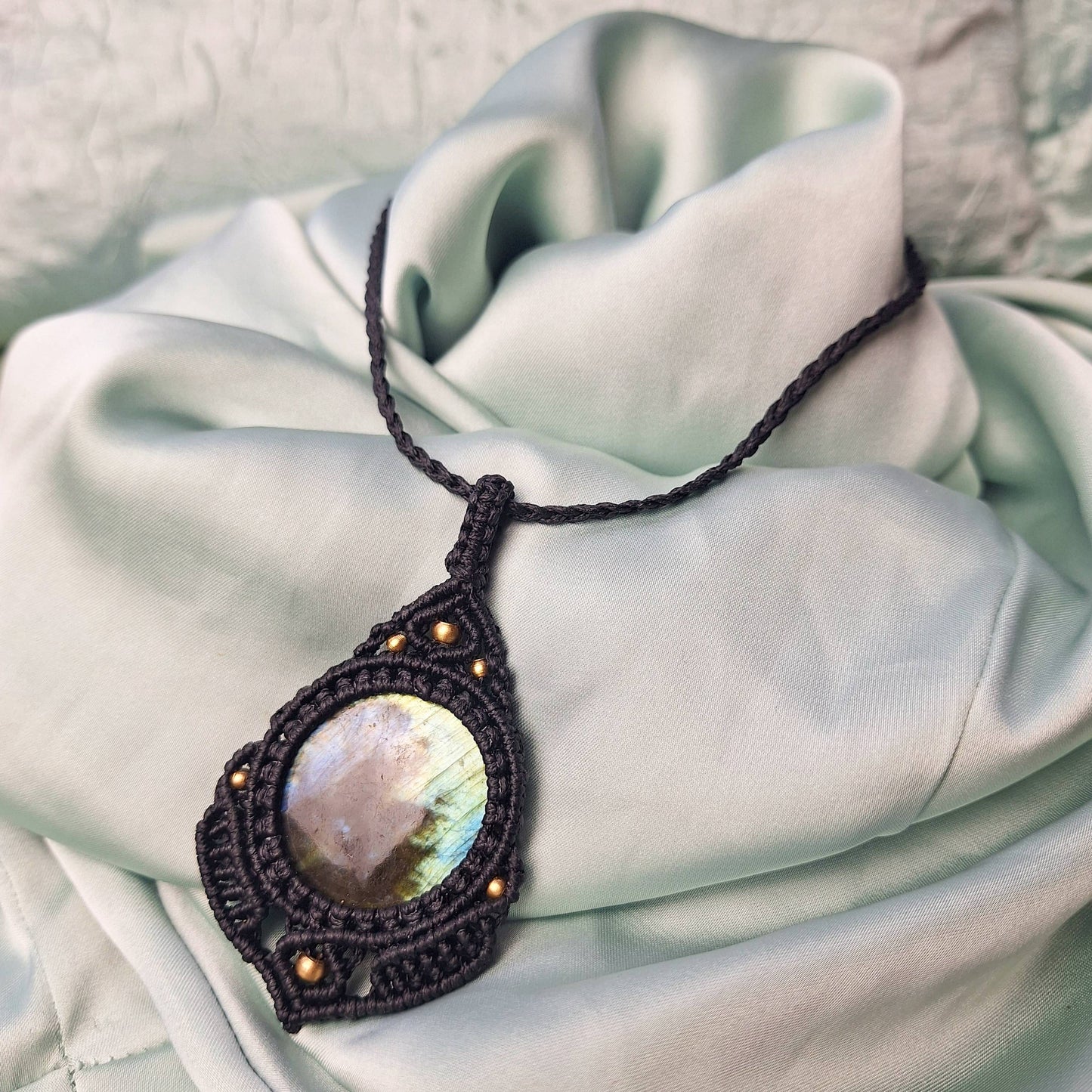 Makramee Kette mit Labradorit/ Boho Hippie Schmuck • Edelstein Halskette • Geschenkidee