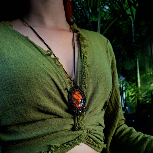 Amber Fire – Handmade Macramé Necklace with Orange Labradorite