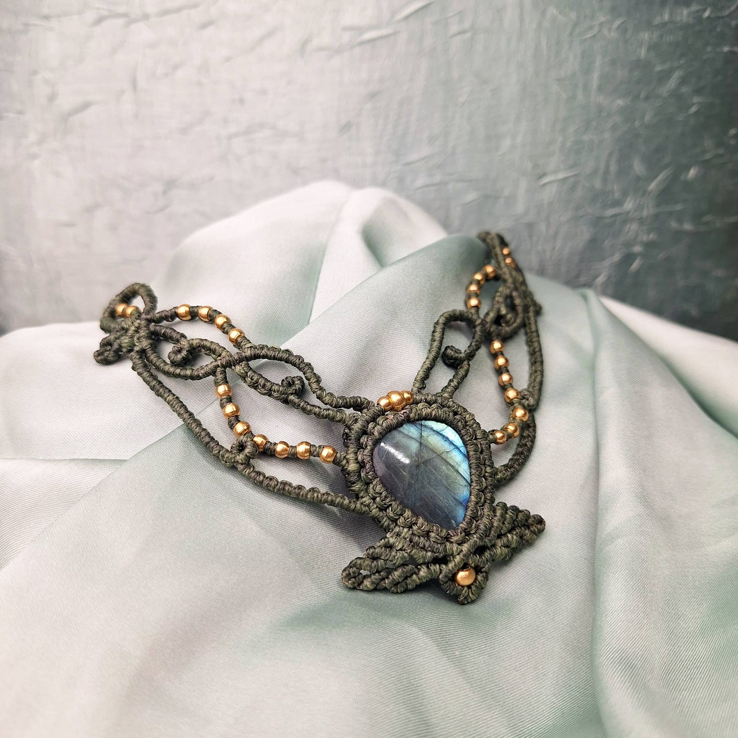 Makramee Kette mit Labradorit/ Boho Hippie Schmuck • Edelstein Halskette