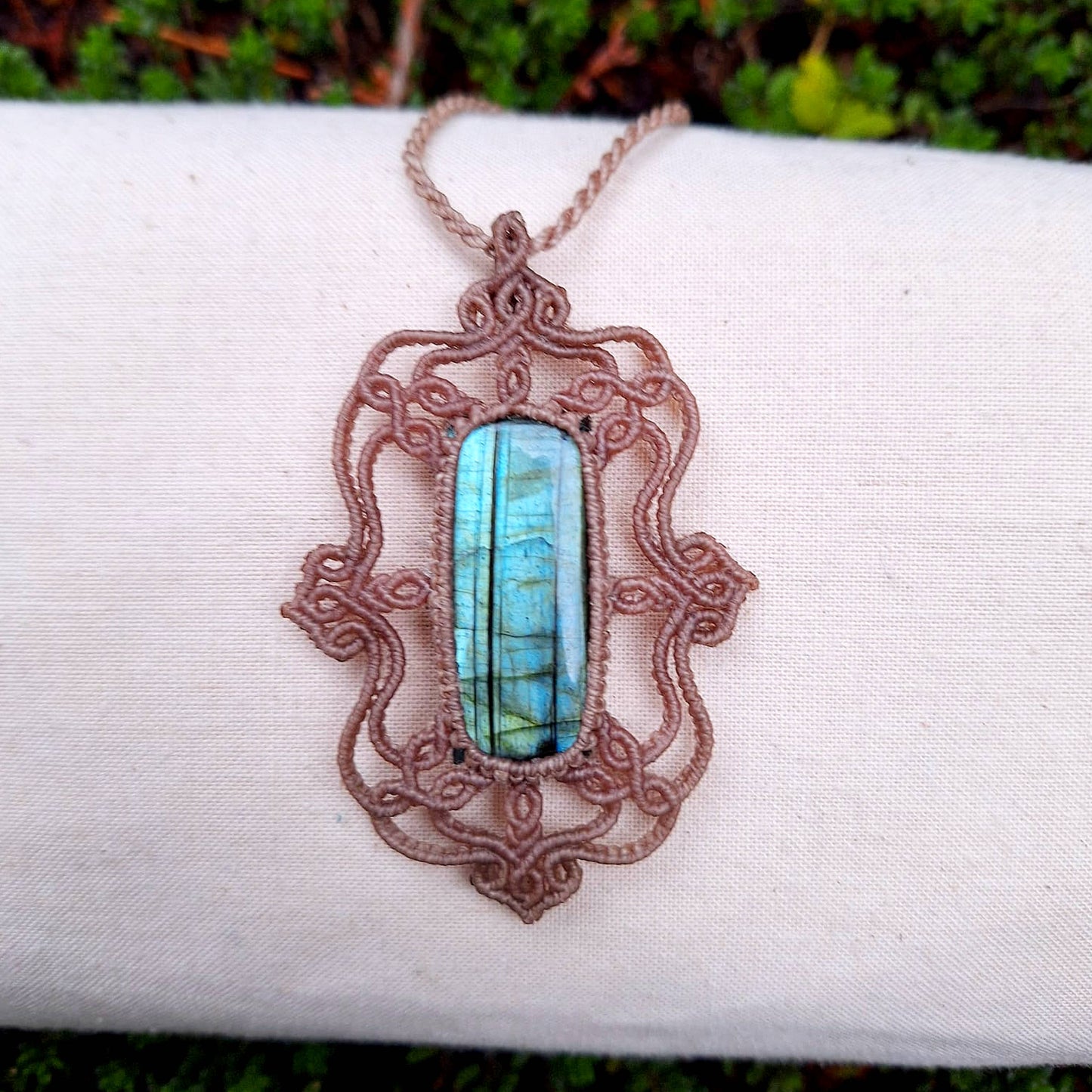 Celestial Gate – Handmade Macramé Necklace with Labradorite